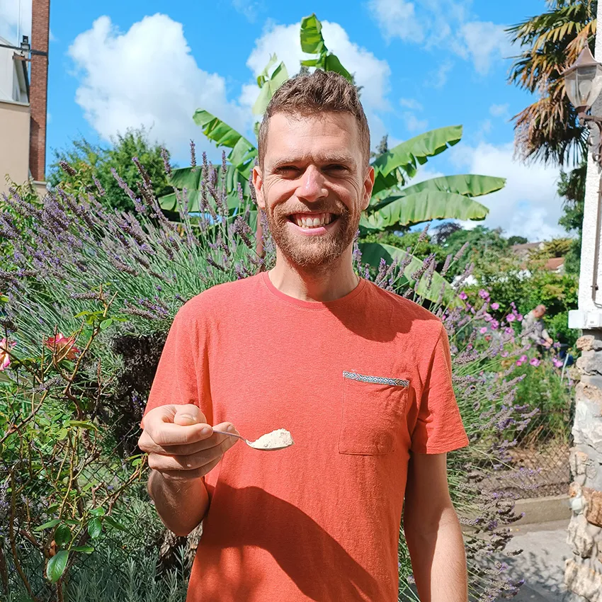 Homme cuillère lucuma